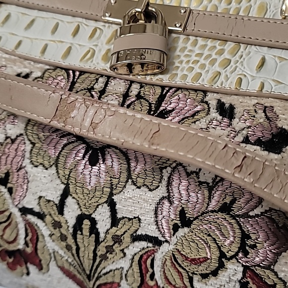 Beautifully Embroderided & Leather Sharif 1827 Satchel - Picture 14 of 14